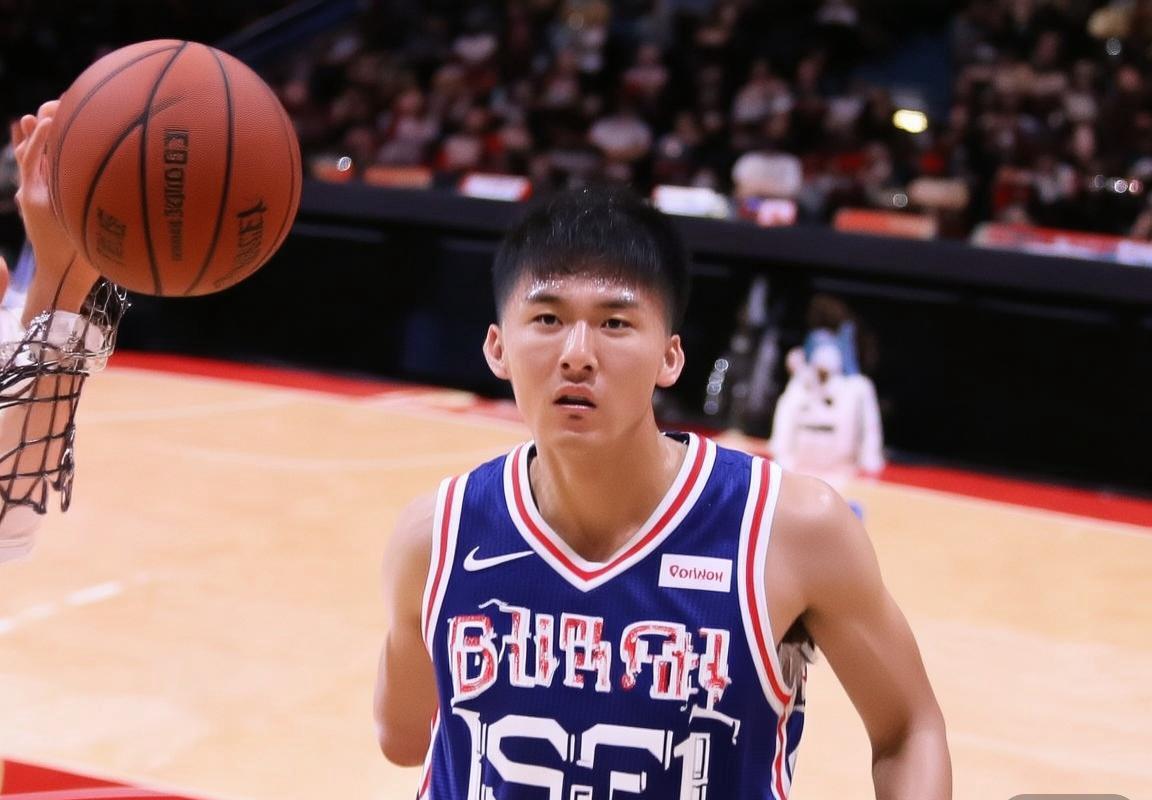 76人与龙狮巅峰对决：数据解读与未来展望(图2)